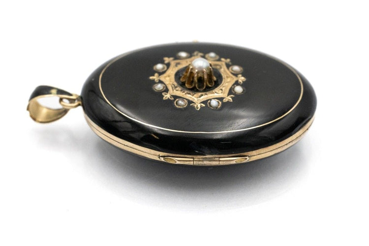 Pendentif Médaillon ancien avec émail et perles, début du XIXe/XXe siècle 58 Facettes 11351