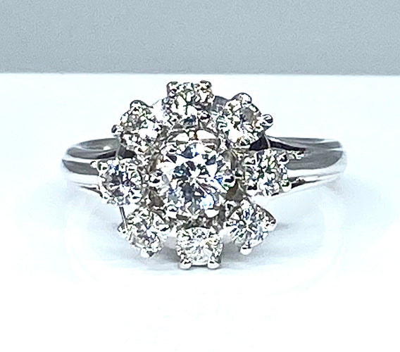 Bague 53 Bague marguerite en or blanc sertie de 9 diamants 58 Facettes AB378