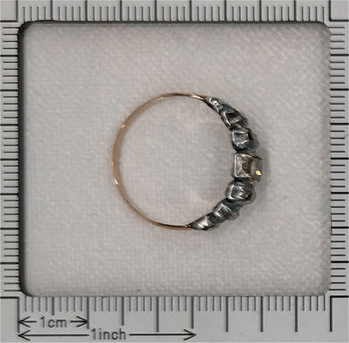 Bague 58 Murmures du passé : une bague en diamant baroque de 1700 58 Facettes 23331-0140