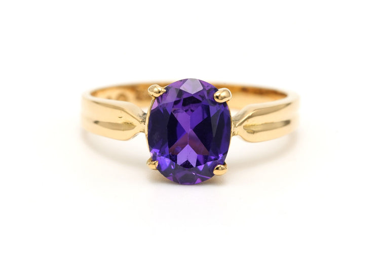 Bague 54 Bague contemporaine sertie d'une améthyste en or jaune 18 carats 58 Facettes 23125