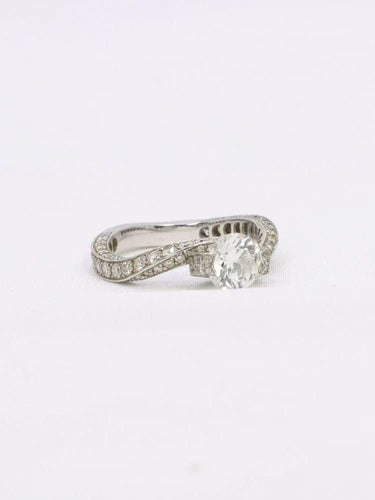 Bague 48 Bague solitaire or blanc diamants taille brillant 0,90 ct 58 Facettes 1084.2