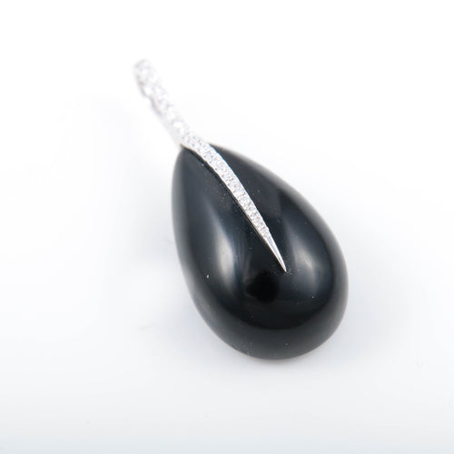 Pendentif Pendentif or blanc, diamants et agate 58 Facettes