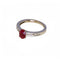 54 Bague en or blanc rubis et diamants. 58 Facettes
