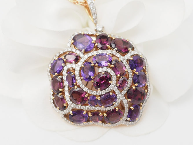 Collier Collier pendentif fleur en or rose, pierres fines et diamants 58 Facettes 33361