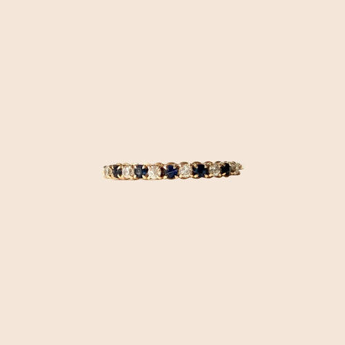 Bague 54 Demi-alliance Or, saphirs et diamants 58 Facettes