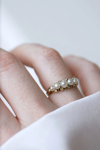 Bague 53 Bague jarretière perles et diamants 58 Facettes
