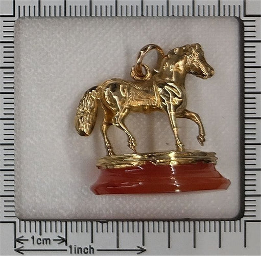 Pendentif Pendentif-sceau cheval en or 18 carats vintage : Élégance victorienne 58 Facettes 24106-0277