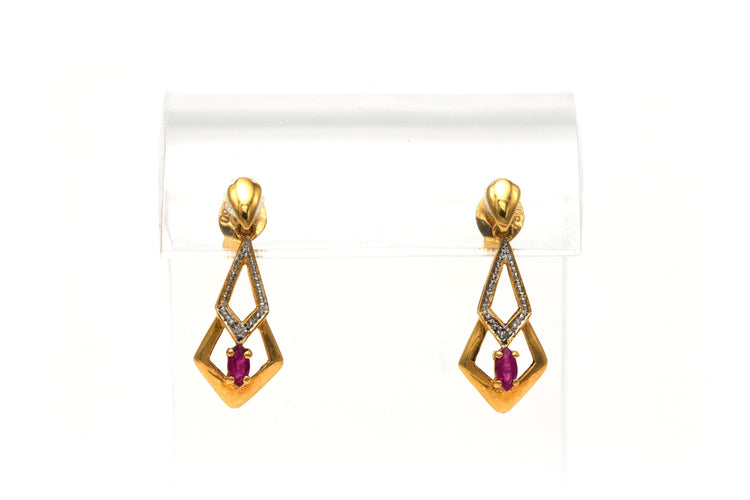 Boucles d'oreilles Boucles d'oreilles contemporaines en or jaune, serties de diamants et de rubis 58 Facettes 18367