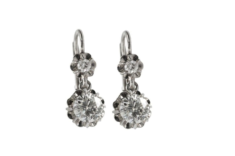 Boucles d'oreilles Boucles d'oreilles anciennes françaises en or blanc avec diamants de 0,89 ct. 58 Facettes 11264