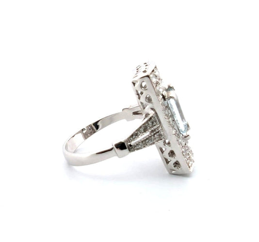 Bague 56 Bague en or blanc 18 carats avec aigue-marine et diamants 58 Facettes