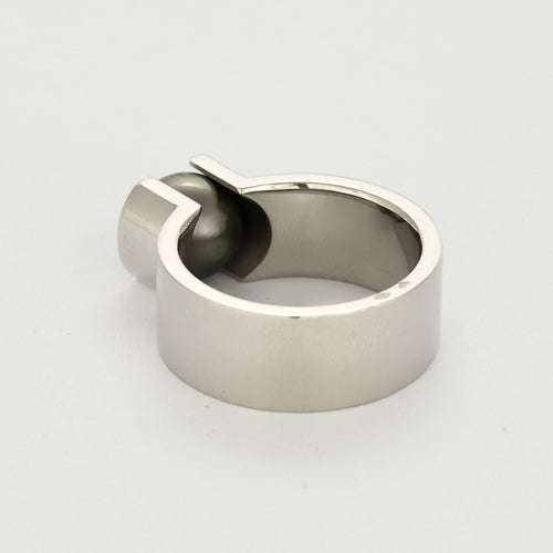 Bague 61 Bague moderniste en or gris et perle de culture grise 58 Facettes TAR1516