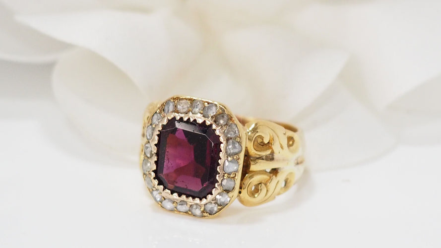 Bague 50 Bague En Or Jaune, Grenat Et diamants taille rose 58 Facettes 30602