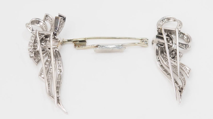Broche Broche Art déco double clips en or blanc et platine, diamants 58 Facettes 32946