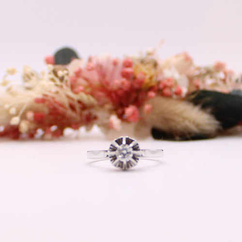 Solitaire ancien or blanc diamant chaton soleil