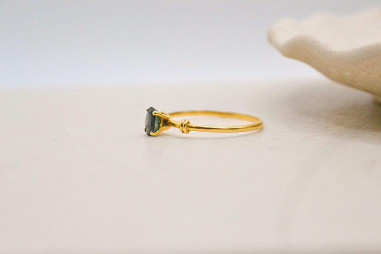 Bague 54 Bague solitaire Or jaune et Saphir 58 Facettes 3811