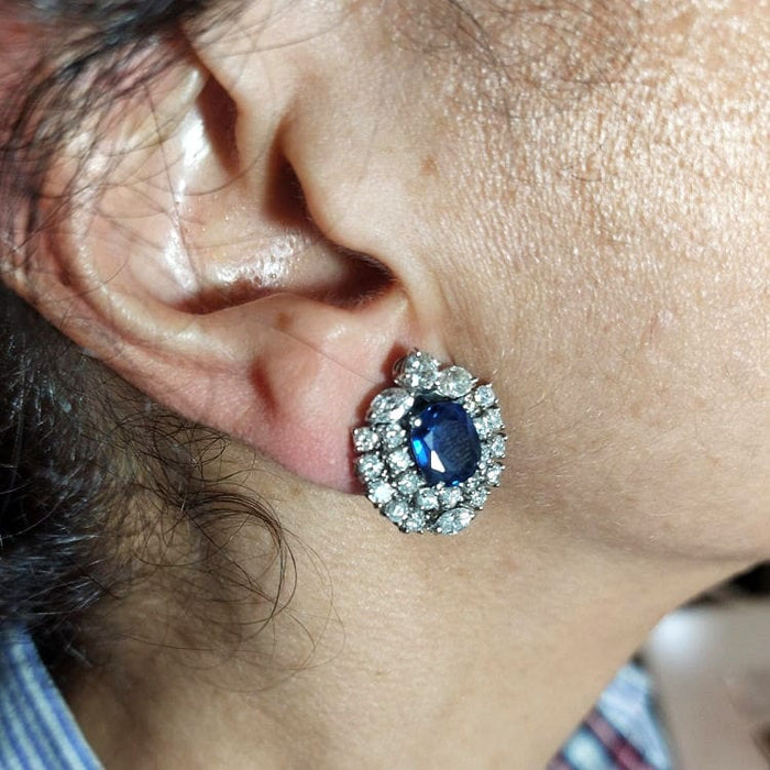 Boucles d'oreilles Boucles d'oreilles en or blanc avec saphirs et diamants 58 Facettes G3513