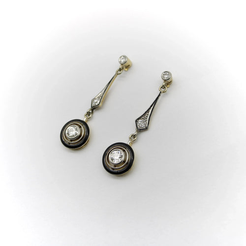Boucles d'oreilles Boucles d'oreilles pendantes Art déco en or 18 carats, diamants et émail 58 Facettes A2000T