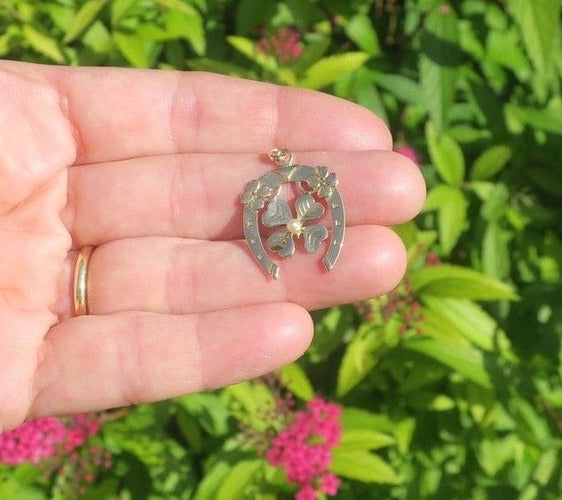 Pendentif Art Nouveau porte-bonheur