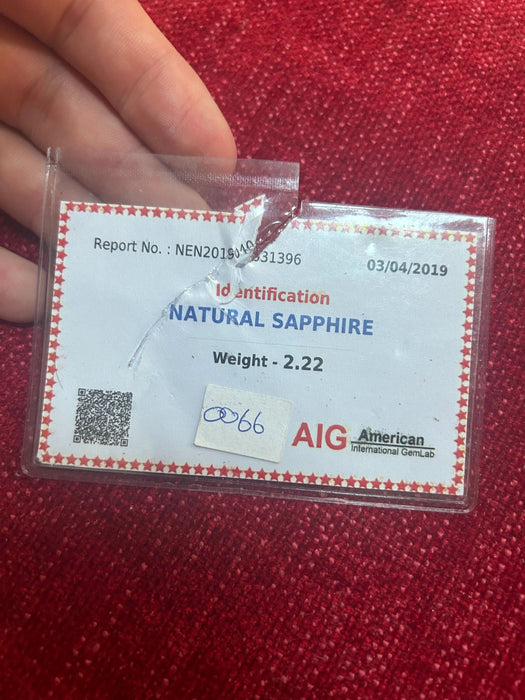 Gemstone Saphir bleu 2.22cts non chauffé non traité certificat AIG 58 Facettes 495