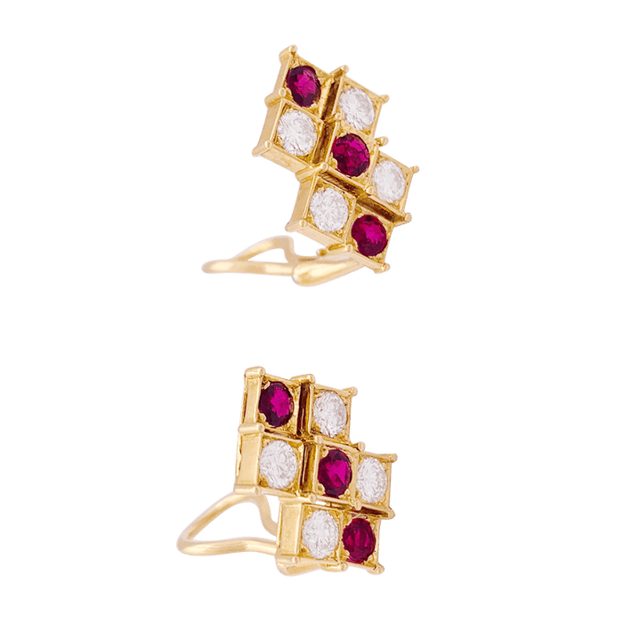 Boucles d'oreilles Boucles d'oreilles Chaumet, or jaune, rubis, diamants. 58 Facettes 34116