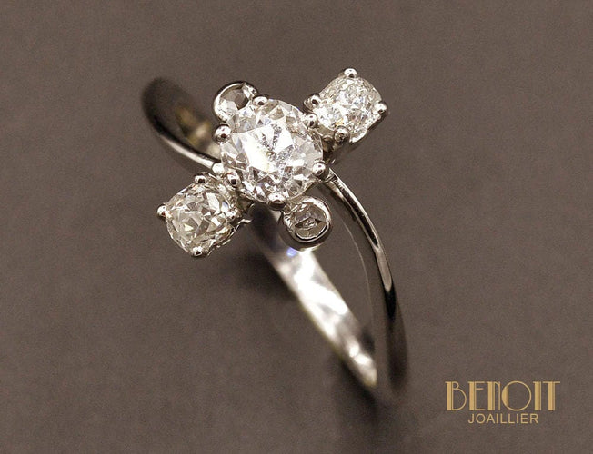 Bague 56 Bague Trio Diamants 58 Facettes A9708