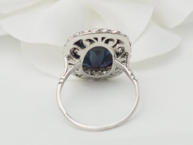 Bague 59 Bague Pompadour en or blanc, saphir et diamants 58 Facettes 33307