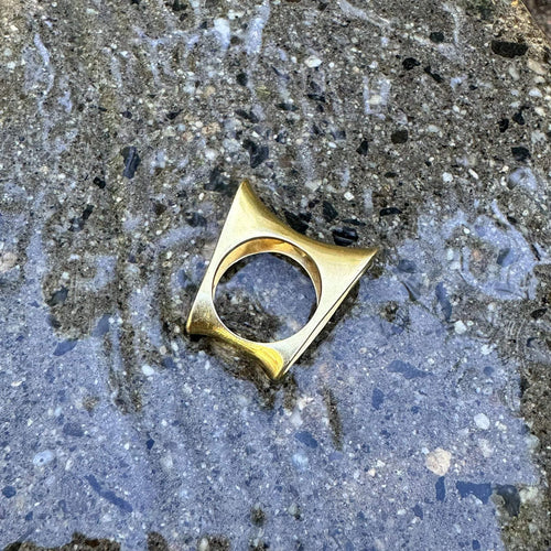 Bague 45 Bague selle moderniste vintage en or 18 carats 58 Facettes A1003E