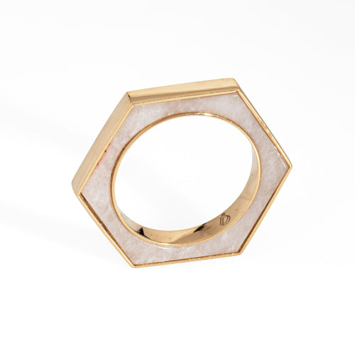 Bague 46 Bague hexagonale en or jaune incrustée d'onyx blanc 58 Facettes G13905