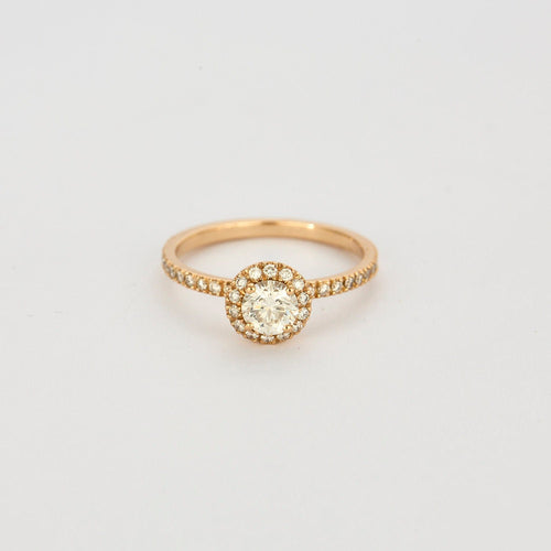 Solitaire "Gemmyo" entouré en or rose 18K et diamants 0,50 carat.