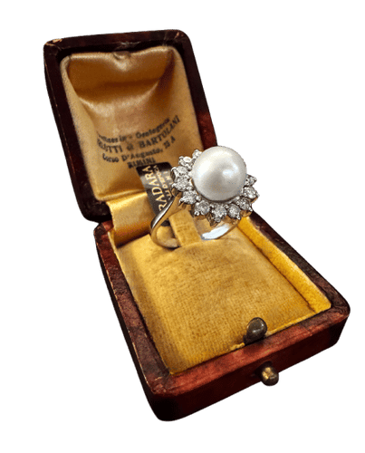 Bague 54 Bague avec perle et diamants 58 Facettes