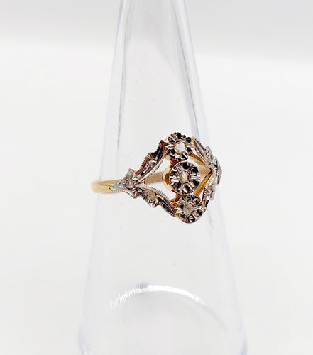 Bague 52 Bague antique diamants taille roses en or 18k monture fleurie 58 Facettes A06398