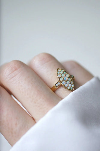 Bague 51.5 Bague marquise opales sur or 58 Facettes