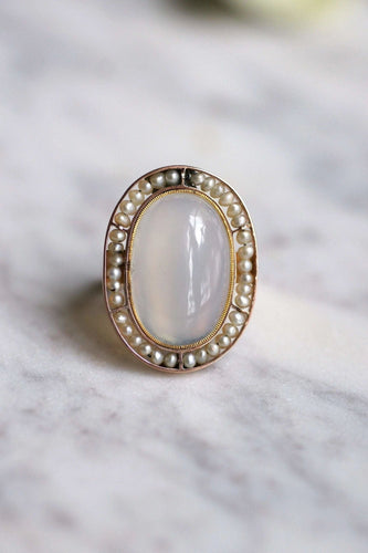 Bague 56 Bague ancienne or rose calcédoine bleu gris adularescente et perles 58 Facettes
