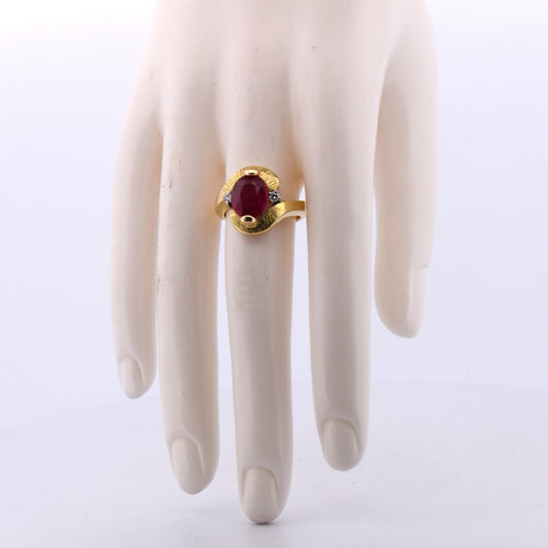 Bague 56 Bague vintage en or jaune avec rubis et diamants 58 Facettes