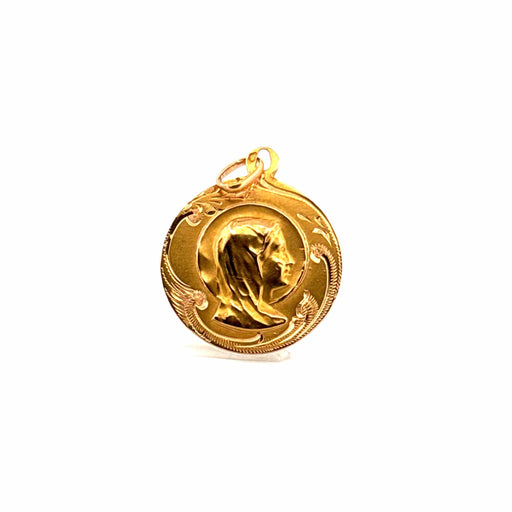 Yellow Gold Medallion Pendant Necklace 58 Facettes