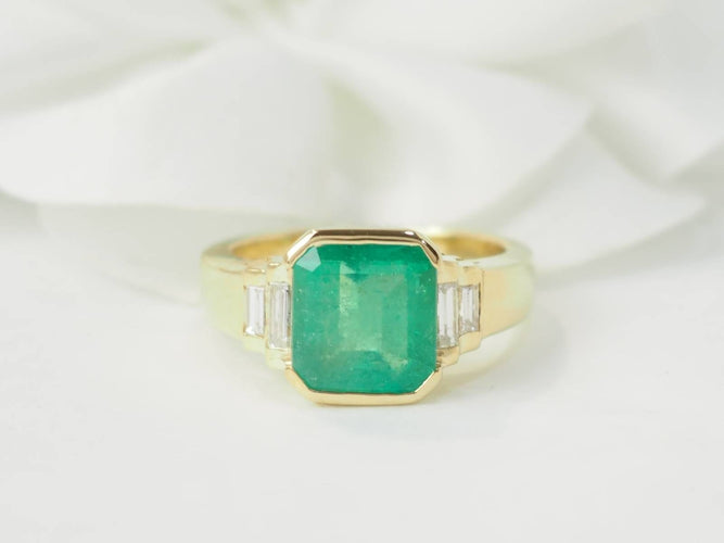Bague 52.5 Bague en or jaune, émeraude et diamants 58 Facettes 33540