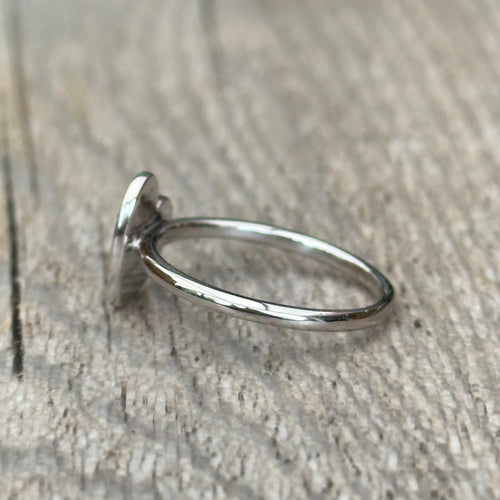 Bague 53 Bague Vanessa Tugendhaft or blanc, diamants, saphirs 58 Facettes 294