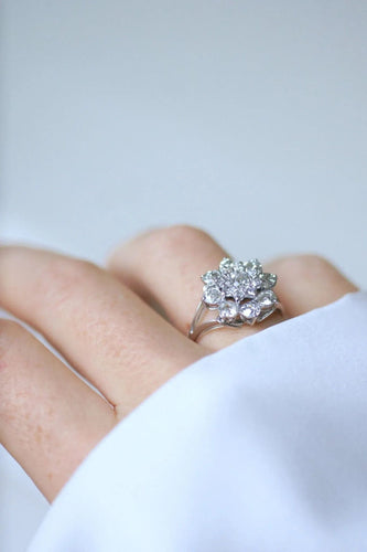 Bague Bague Marguerite Diamants 2.10 Cts Or blanc 58 Facettes