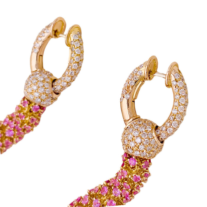 Boucles d'oreilles souples, or jaune, diamants, saphirs roses.