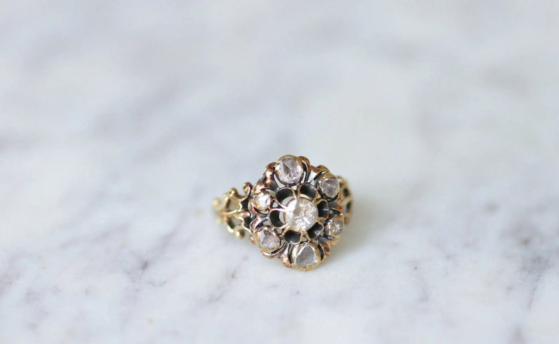 Bague Bague marguerite ancienne en or et diamants taille rose 58 Facettes