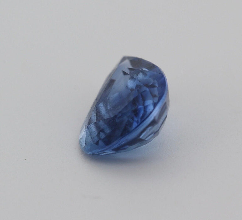 Gemstone Saphir bleu 1.93cts chauffé certificat Bellérophon 58 Facettes 449