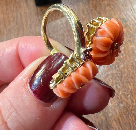 Bague 55 Bague or jaune, fleurs corail et brillants 58 Facettes 7245 A