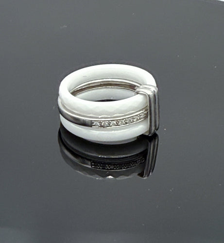 Bague 53 GUY LAROCHE - Bague en céramique blanche et or gris sertie de diamant 58 Facettes