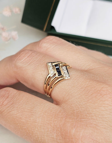 Bague 58 Bague or jaune, saphirs, diamants 58 Facettes 592
