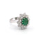 Bague 52 Bague en or blanc avec émeraude centrale et diamants 58 Facettes
