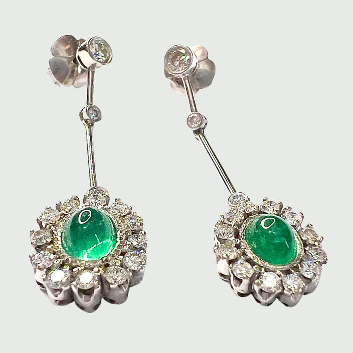 Boucles d'oreilles Boucles d'oreilles style Art Déco diamants émeraudes 58 Facettes Q728A