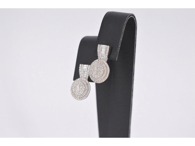 Boucles d'oreilles Boucles d'oreilles en or blanc avec diamants taille brillant 58 Facettes 2076