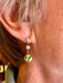 Boucles d'oreilles Paire de boucles d’oreilles en or jaune 18 carats et platine, diamants et peridots 58 Facettes AB500