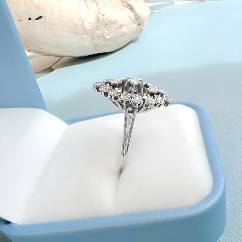 Bague 54.5 Bague Marquise Vintage Diamants Or gris 58 Facettes AA 1720