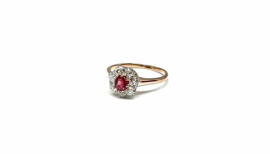 Bague Bague marguerite ancienne en or rose 18 carats ornée d’un saphir rose et diamants 58 Facettes